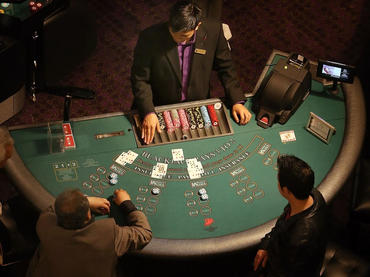 777 Poker کیسینو میں پوکر گیمز