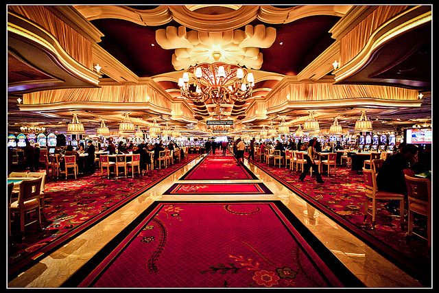 777 Poker آن لائن کیسینو میں اصل گیمز